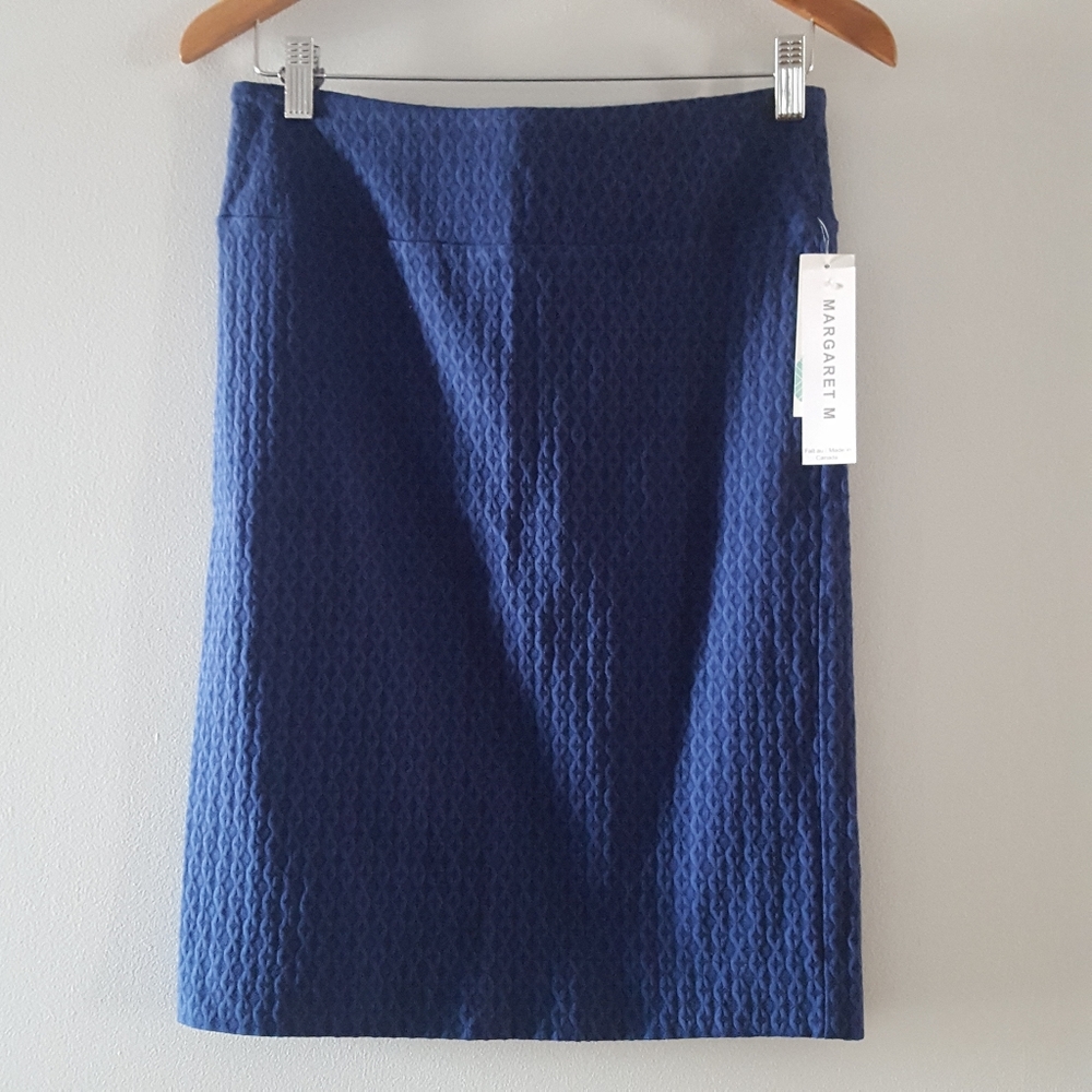 NWT Margaret M Sliming Pants Above the Knee Stretch Christina Pencil Skirt